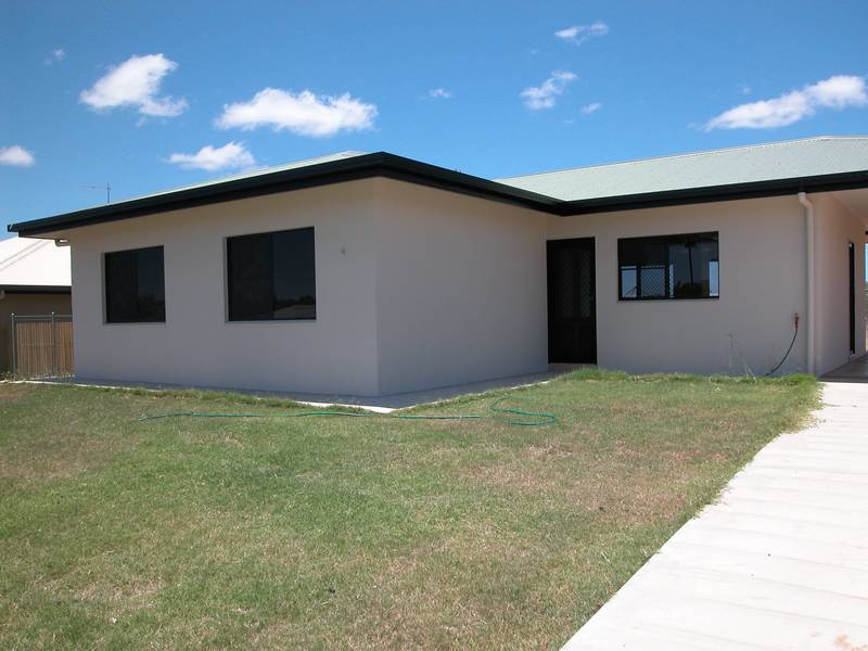 NEAR NEW HOME FOR RENT IN A NEW ESTATE Picture 1