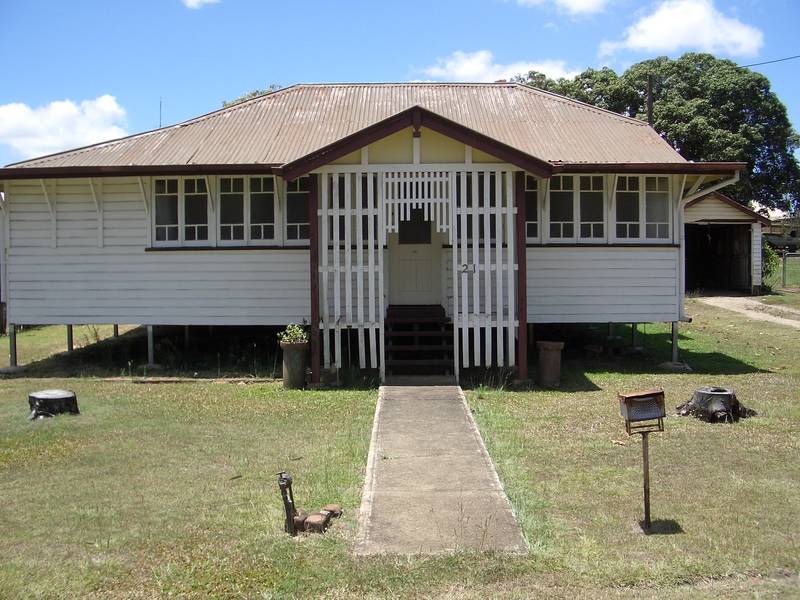 AFFORDABLE AND CLOSE TO TOWN Picture 1