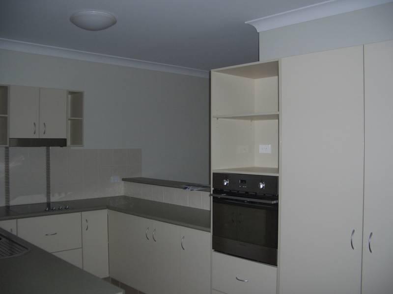 3 BEDROOM HOME + GRANNY FLAT Picture 3