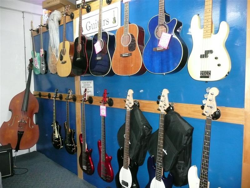 MUSIC TO YOUR EARS Picture 2