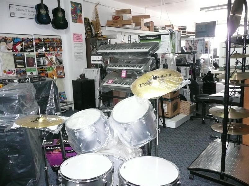 MUSIC TO YOUR EARS Picture 1