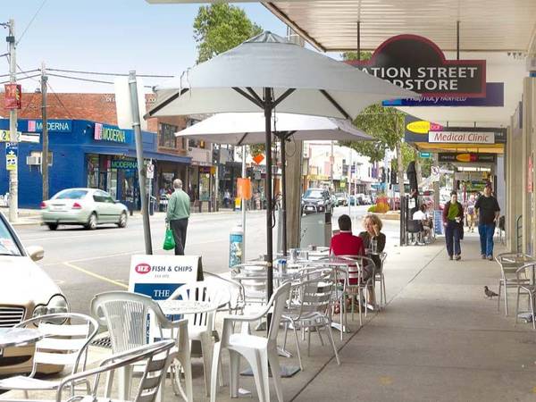 Quiet, Central Location! Picture 3