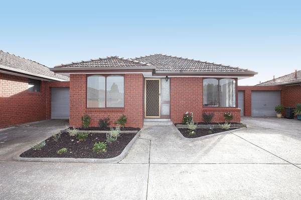 Single level, in style Picture 1