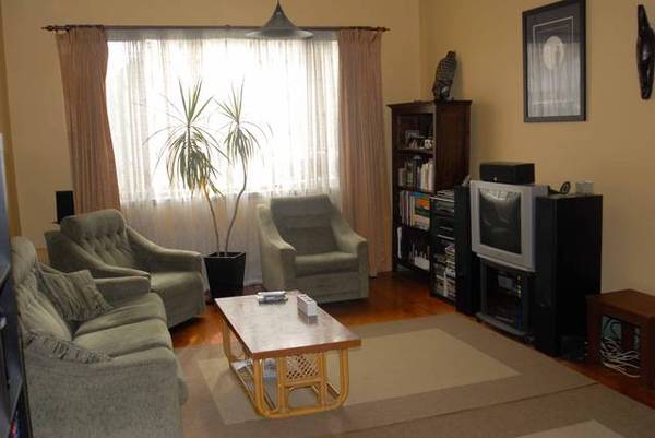 Beautifully presented period home in a lovely quiet treelined street... Picture