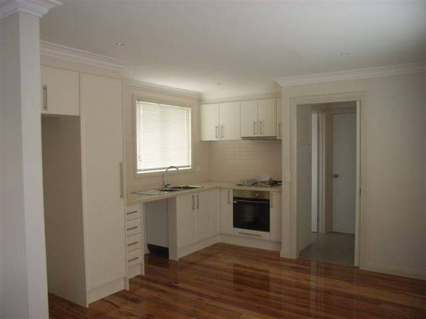 Convenience at Your Doorstep! Picture 2