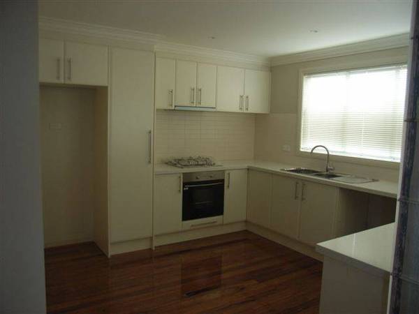 Townhouse In Fantastic Location! Picture Townhouse In Fantastic Location! Picture