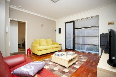 Prestigious Apartment In Convenient Location Picture Prestigious Apartment In Convenient Location Picture