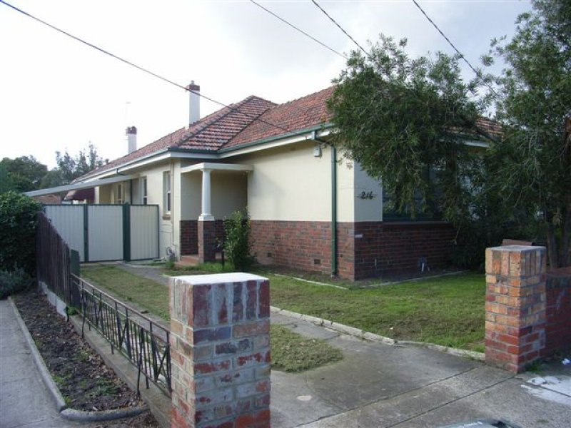 SOLID BRICK HOME WITH CHARACTER & CHARM Picture