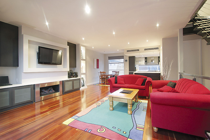 This Exquisiste Townhouse Will Certainly Impress! Picture 3