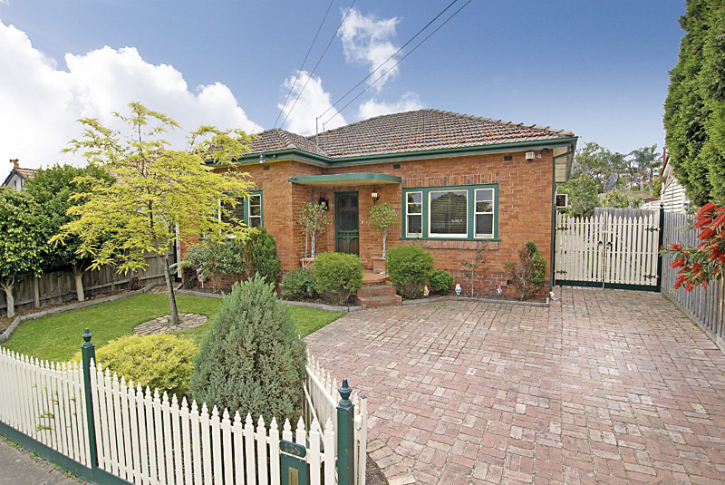 Perfect Family Period Home Picture 1