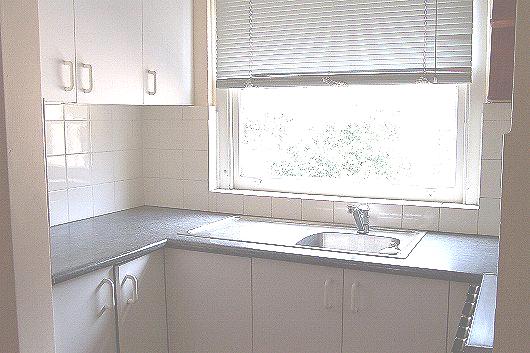 LIGHT & SUNNY, 2 BEDROOM SECURITY APARTMENT.. Picture