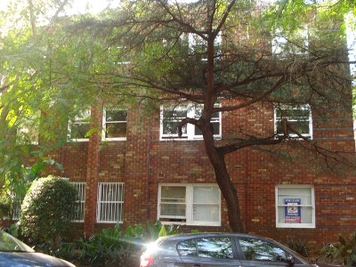 ***DEPOSIT TAKEN***Neat Art Deco 2 Bedroom Security Apartment Picture