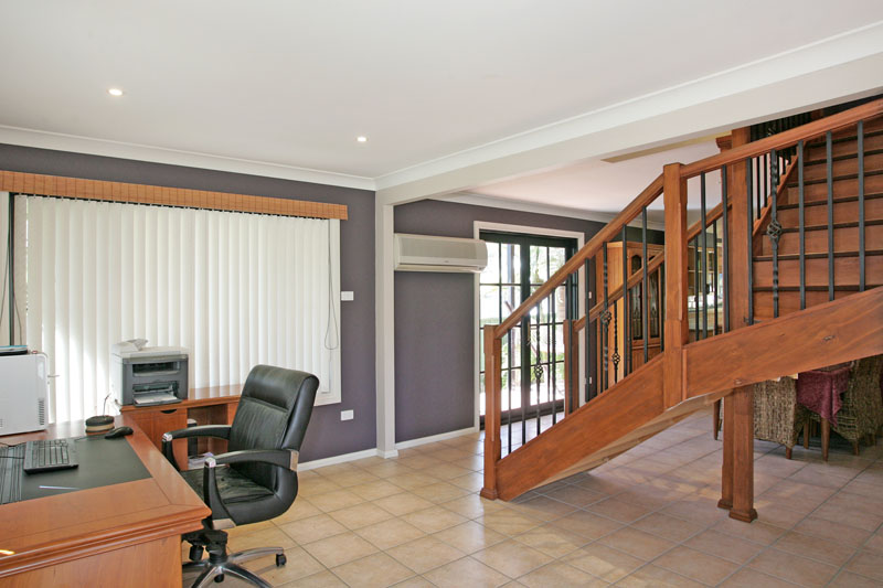 Relax, Unwind & Experience Summerland Point In Style! Picture 3