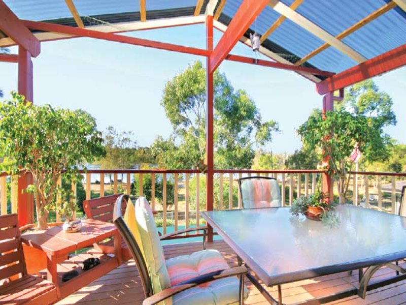 WATER FRONT BEAUTY Picture 2