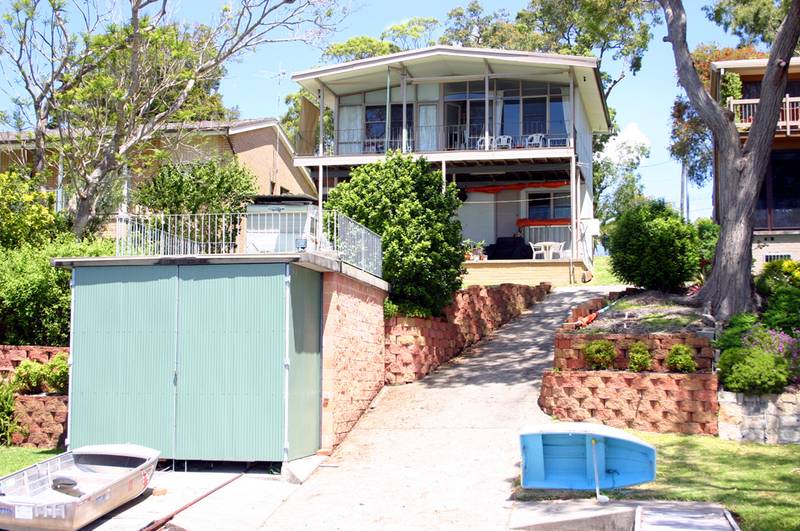 Absolute North East Facing Waterfront! Picture 2