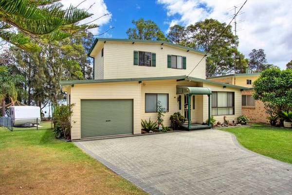 Lapping water, passing yachts and a gentle breeze! Picture