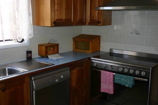 SPACIOUS FAMILY HOME WITH DUAL LIVING & POOL Picture SPACIOUS FAMILY HOME WITH DUAL LIVING & POOL Picture