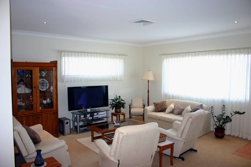 Must See Duplex Picture 2