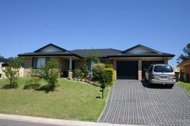 EXECUTIVE FAMILY HOME Picture 1