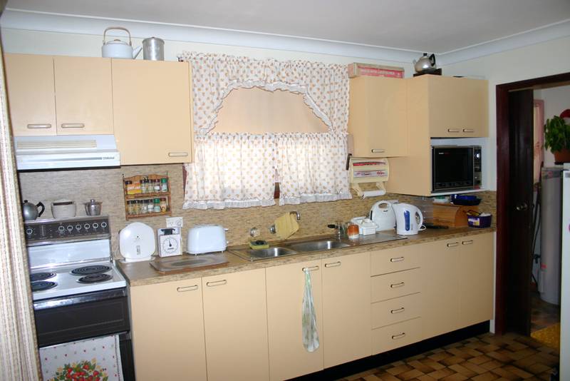 Opportunity for First Home Buyers or Investors Picture 3