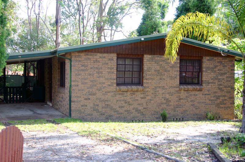 Attention First Home Buyers! Walk to water and shops Picture 1