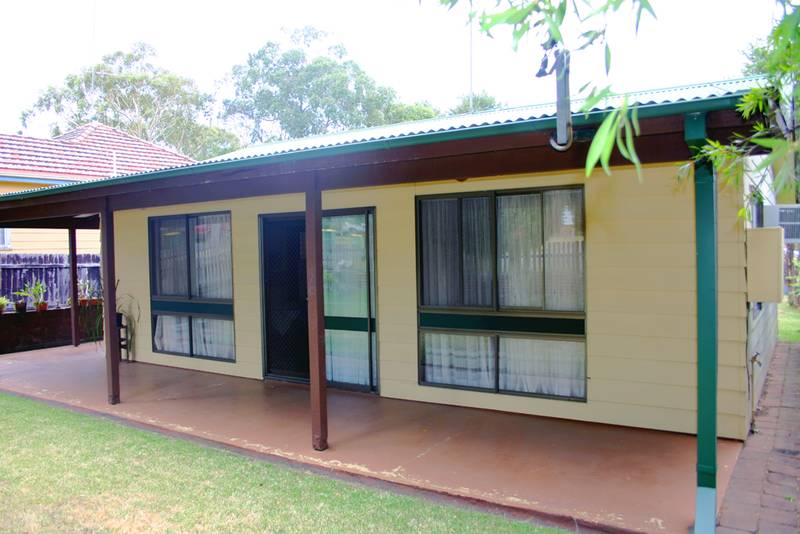 Neat & Tidy 2 bedroom Cottage Picture