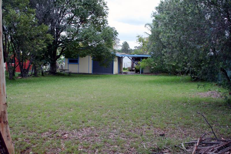 Easy building Land with Cabin Picture 2