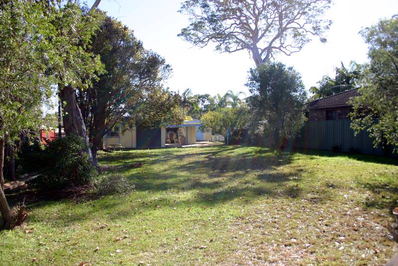 Easy building Land with Cabin Picture 3