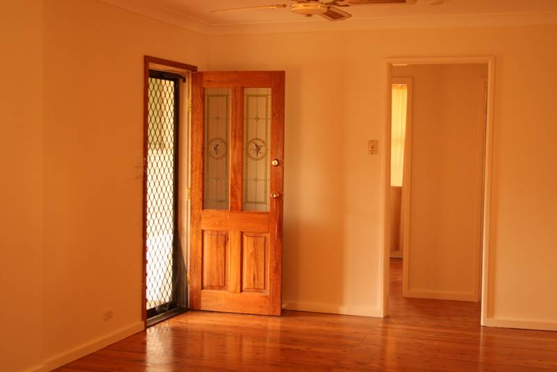 Lovely Refreshed 4 Bedroom Home Picture 2