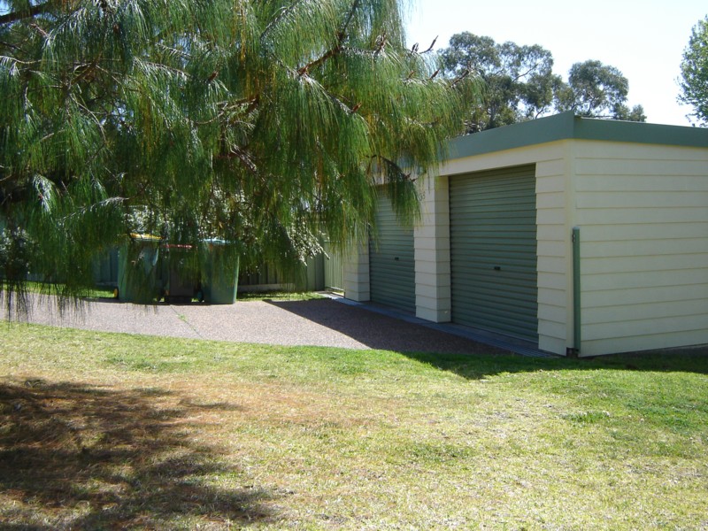 Beautifully Presented Family Home Picture 2