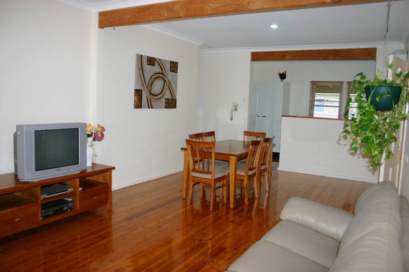 Beautifully renovated Home with views! Picture 2