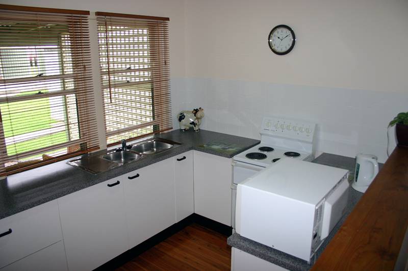 Beautifully renovated Home with views! Picture 3