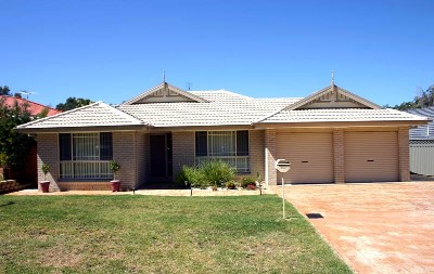 Modern Spacious 4 Bedroom Home Picture Modern Spacious 4 Bedroom Home Picture