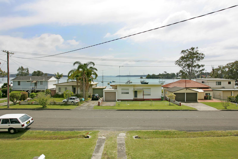 Views of Lake Macquarie Picture 1
