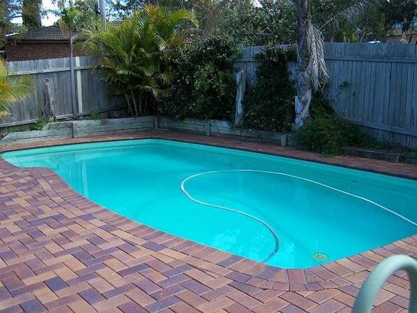 4 Bedroom Home with inground swimming pool Picture 2