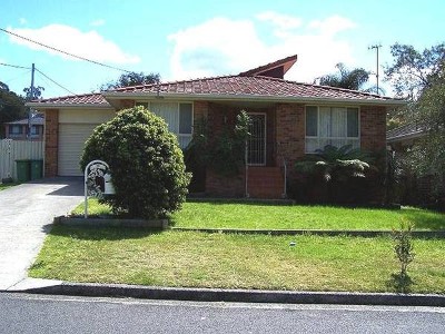 4 Bedroom Home with inground swimming pool Picture