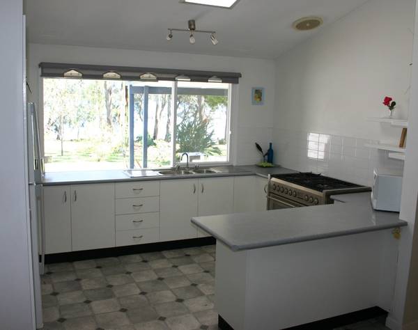 WATERFRONT HOLIDAY PLAYGROUND Picture 2