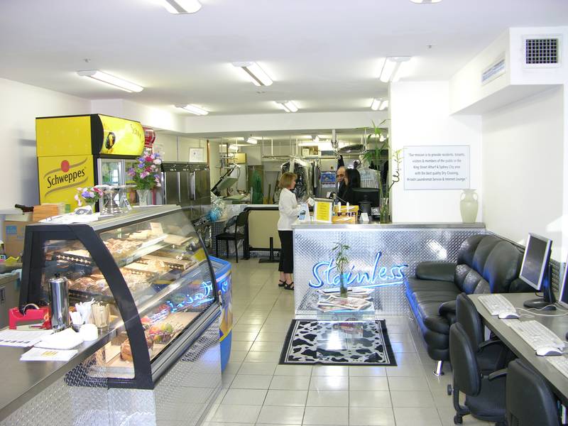 Perfect Location! Picture 2