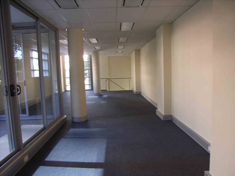 Corner Position.... Rent Incentive Offered! Picture 2