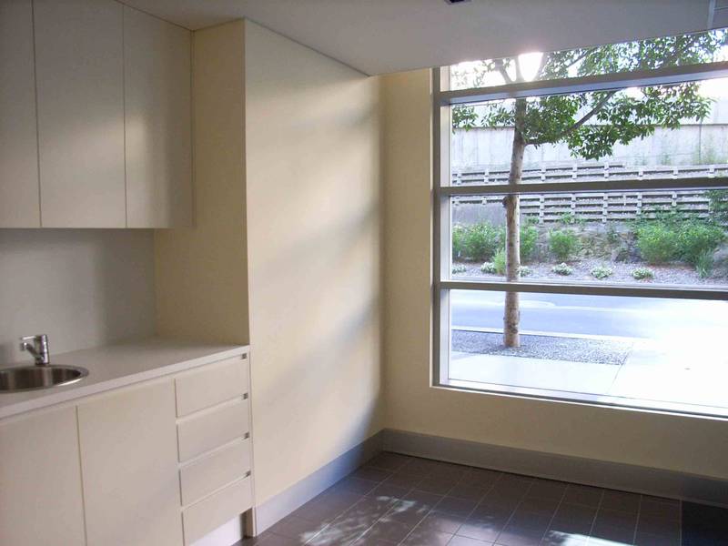 Corner Position.... Rent Incentive Offered! Picture 3