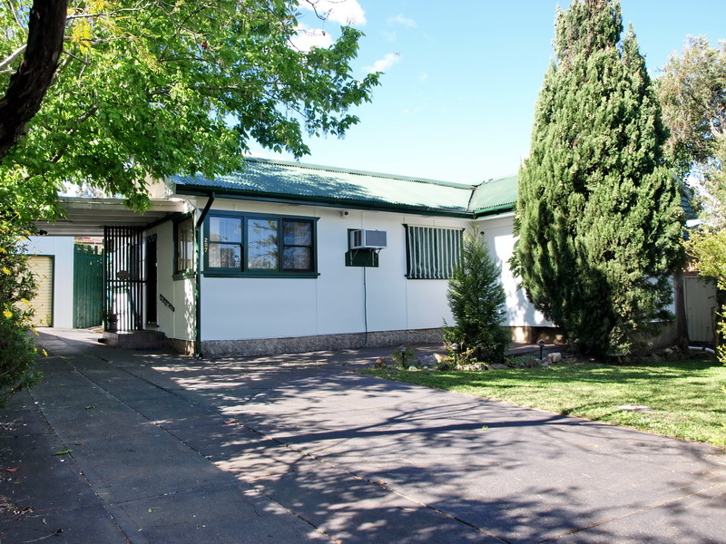 Ideal First Home on Large Block Picture 1