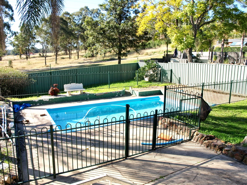 Look No Further Picture 3