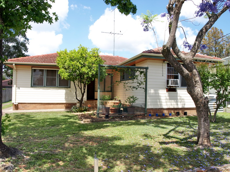 Great Location, Great Block, Great Home!!! Picture 1