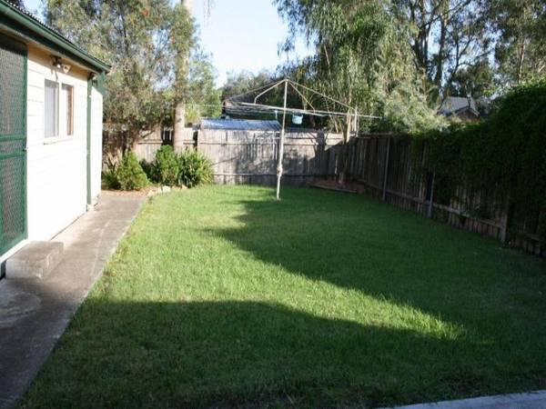 HUGE FAMILY ENTERTAINING ROOM Picture HUGE FAMILY ENTERTAINING ROOM Picture