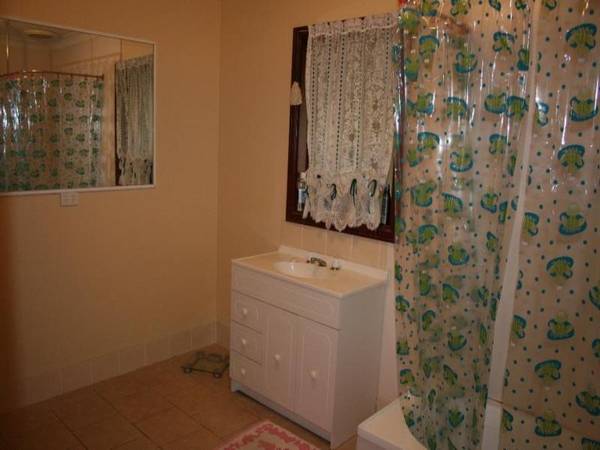 HUGE FAMILY ENTERTAINING ROOM Picture HUGE FAMILY ENTERTAINING ROOM Picture