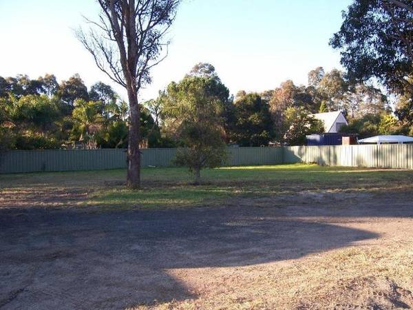Private & Peaceful Vacant Land Picture 1