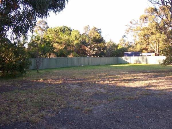 Private & Peaceful Vacant Land Picture 3