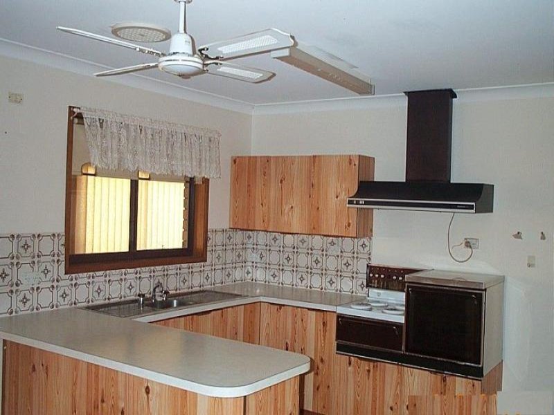 UNINTERRUPTED MOUNTAIN & PARKLAND VIEWS Picture