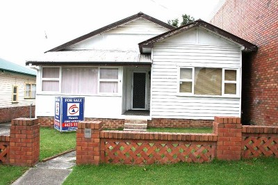 COMMERCIAL SITE WITH POTENTIAL Picture