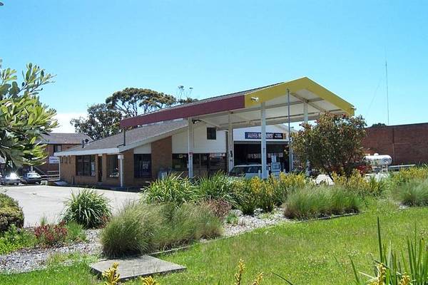 CULBURRA BEACH SERVICE STATION Picture 1